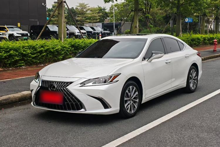 Used Lexus ES 2023 200 Excellence Edition Front Left 45 Deg