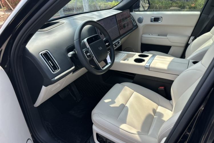 Used Li Auto L8 2024 Max Interior 5