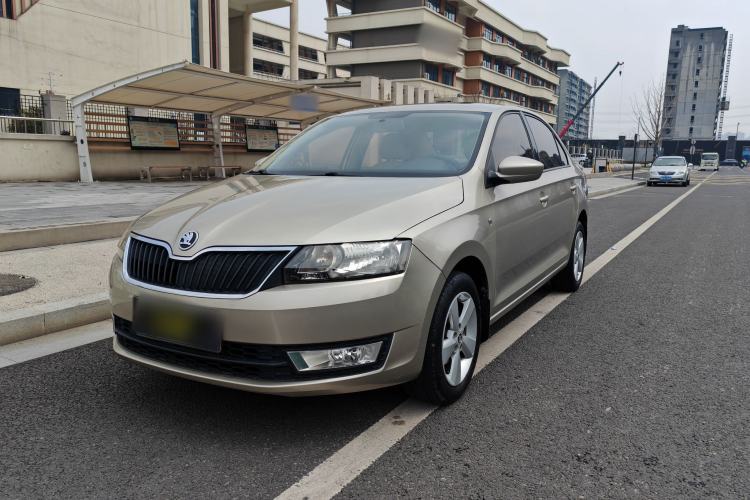 Used Skoda Rapid 2015 1.6L Manual Smart Selection Model