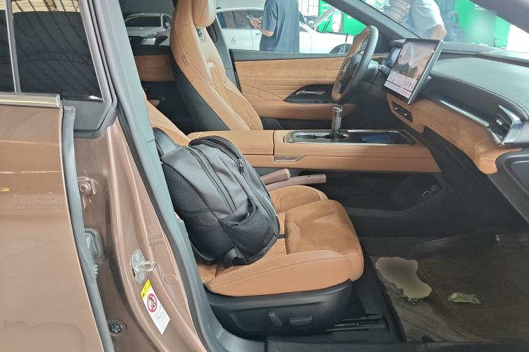 Used Mazda EZ-6 2024 Range-Extended 200 Luxury Edition Right Front Seat