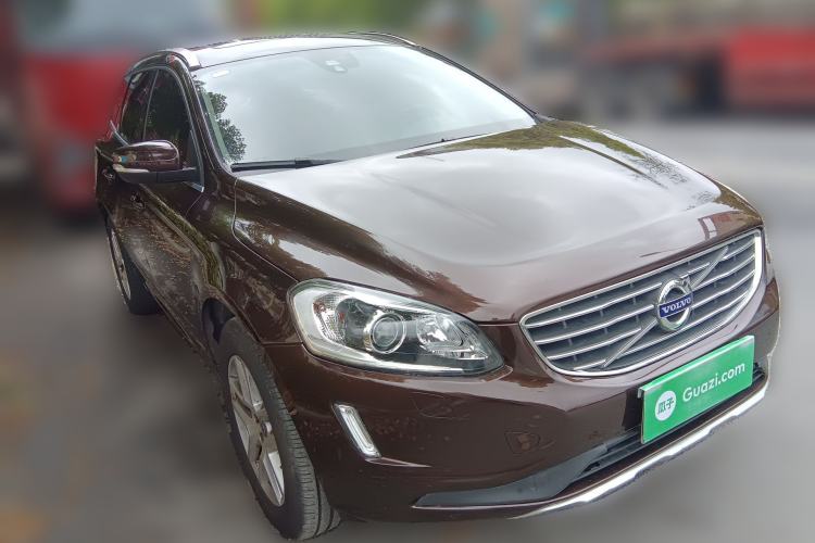 Used Volvo XC60 2017 T5 Smart Upgrade Edition Front Right 45 Deg