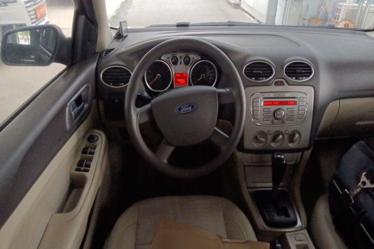 Used Ford Focus 2013 Sedan Classic 1.8L Automatic Base Model Steering Wheel