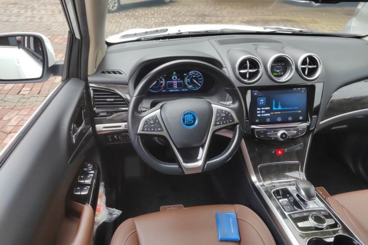 Used BYD Tang New Energy 2017 2.0T All-Wheel Drive Hyatt Model Steering Wheel