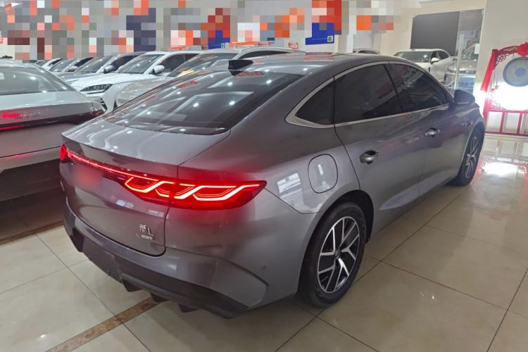 Used BYD Qin L 2025 DM-i Smart Drive 120KM Leading Model
