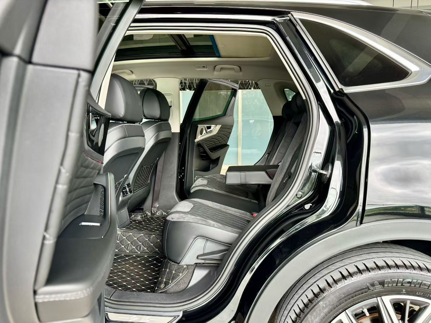 Hongqi HS5 2022 Facelifted Version 2.0T Smart Connect Flagship All-Wheel-Drive Edition — снимка 18