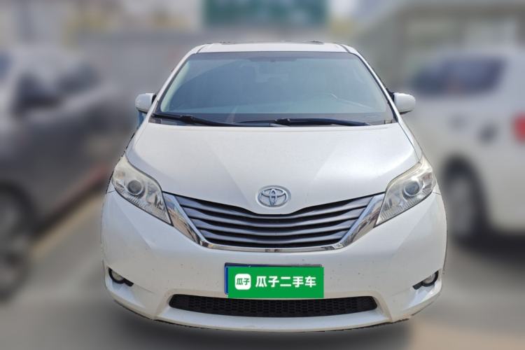 Used Toyota SIENNA 

