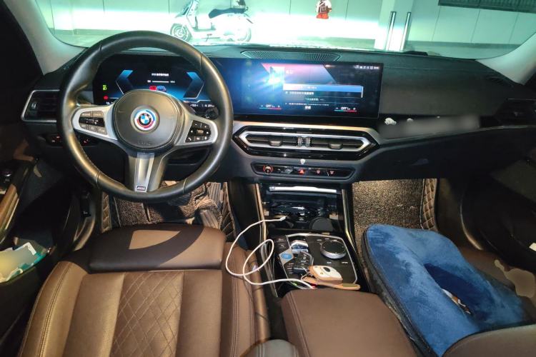 Used BMW i3 2022 eDrive 35 L
