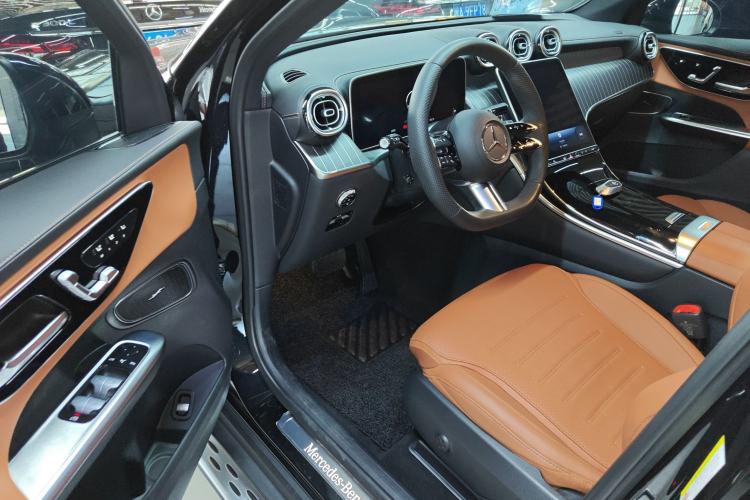 Used Mercedes-Benz GLC 2023 GLC 260 L 4MATIC Luxury 7-Seater