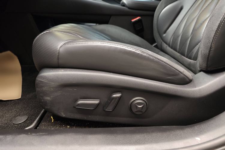 Used Roewe D7 2023 DMH 125km Excellence Edition