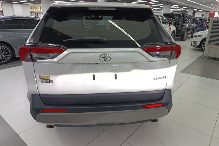 Used Toyota RAV4 2024 2.0L CVT Two-Wheel Drive Fashion Edition Rear