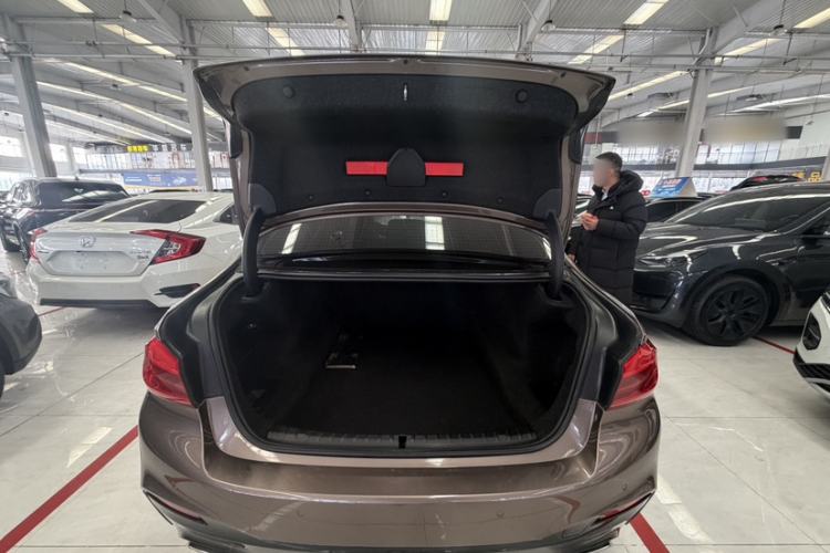 Used BMW 5 Series 2018 525Li M Sport Package