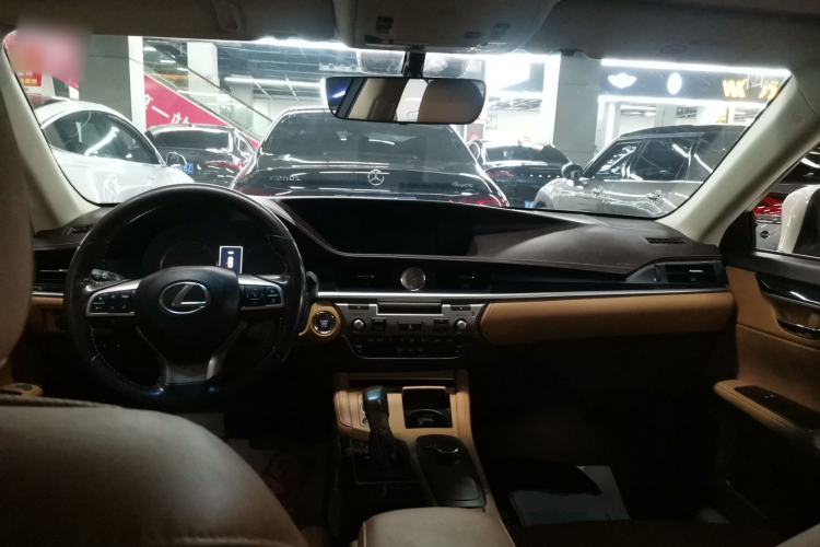 Used Lexus ES 2015 200 Elite Edition
