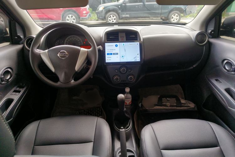 Used Nissan Sunny 2015 1.5XE Manual Comfort Edition Center Console