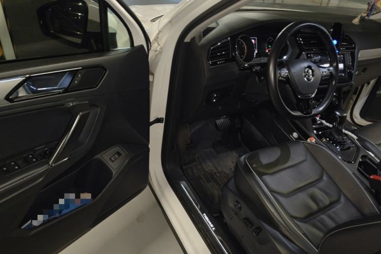 Used Volkswagen Tiguan L 2017 330TSI Automatic Two-Wheel Drive Flagship Edition Interior 3