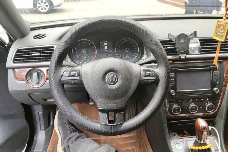 Used Volkswagen Passat 2011 3.0L V6 DSG Flagship Deluxe Edition