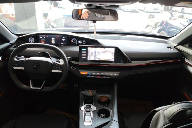 Used CHANGAN UNI-V 2022 1.5T Sport Edition
