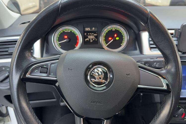Used Skoda Rapid 2018 1.6L Automatic Comfort Edition Steering Wheel