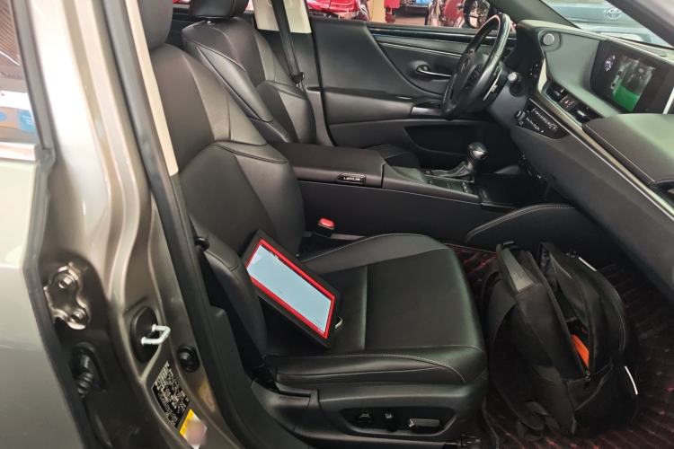 Used Lexus ES 2018 200 Excellence Edition China V Standard
