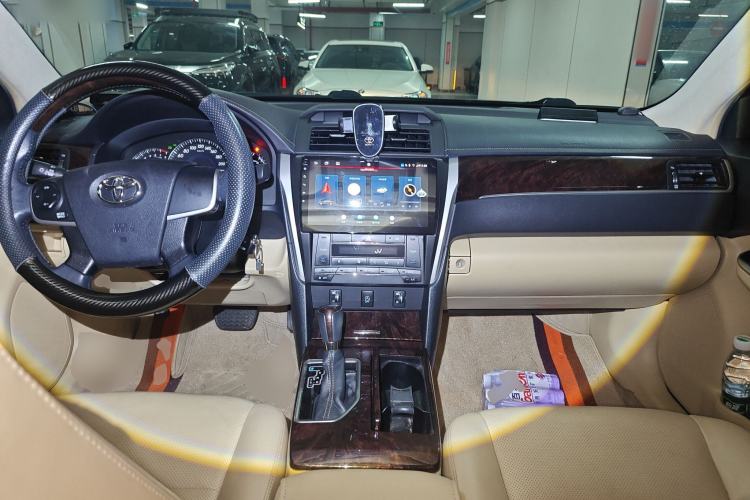 Used Toyota Camry 2016 2.0G 10th Anniversary Leading Edition
