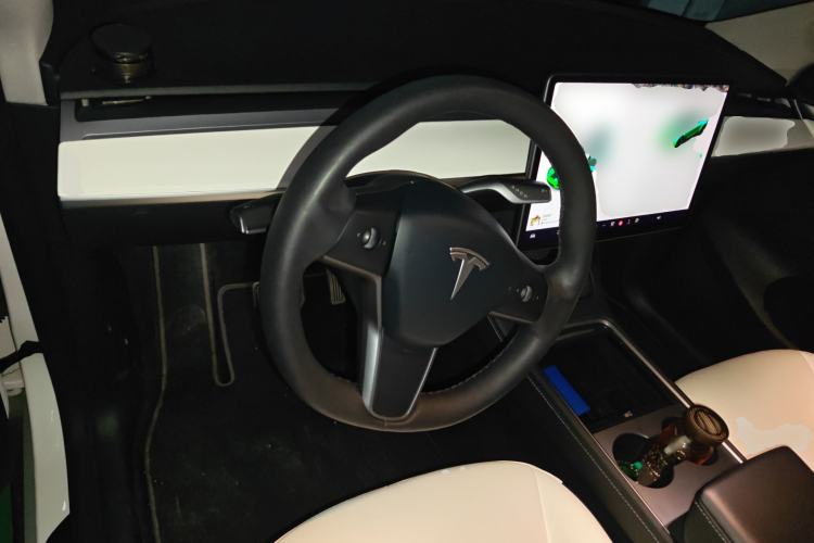 Used Tesla Model Y 2021 Long-Range All-Wheel-Drive Version 3D7 Steering Wheel