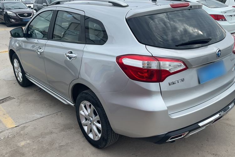 Used Venucia T70 2015 2.0L CVT Smart Edition
