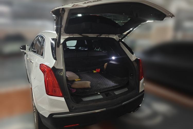 Used Cadillac XT5 2017 Anniversary Edition 28T All-Wheel-Drive Leading Model