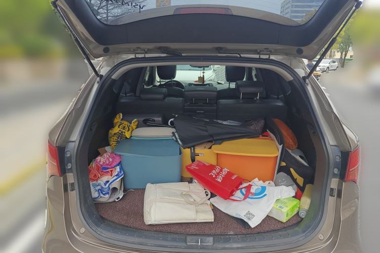 Used Hyundai Santa Fe 2015 2.4L Automatic Two-Wheel Drive Smart Version 5 Seats
