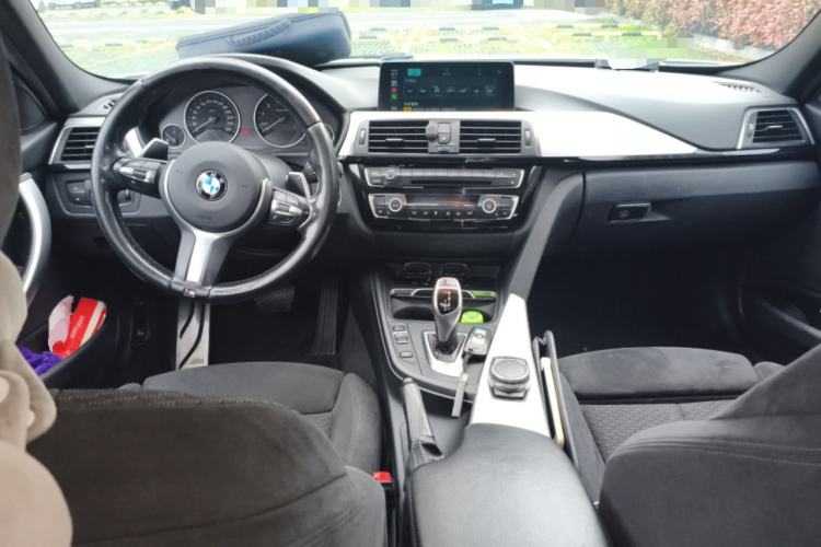 Used BMW 3 Series 2016 320i M Sport Center Console