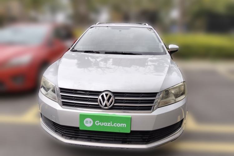 Used Volkswagen Gran Lavida 2013 1.6L Manual Fashion Model
