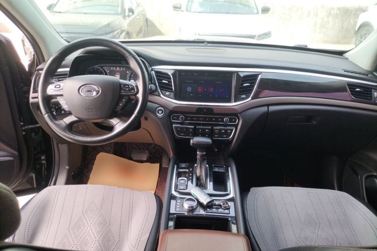 Used GAC Trumpchi GS8 2017 320T Four-Wheel Drive Luxury Smart Connectivity Version (7 Seats) Center Console