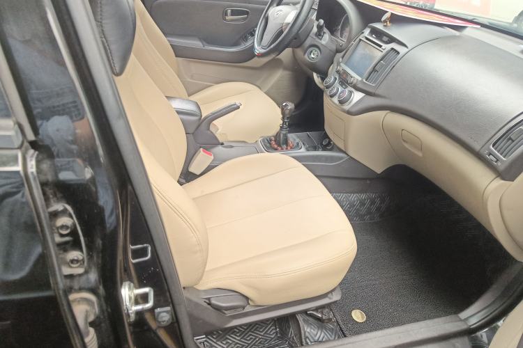 Used Hyundai Celesta 2015 1.6L Manual Comfort Model Right Front Seat