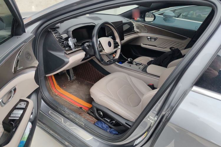 Used BYD Han 2024 EV Glory Edition 610 km All-Wheel Drive "Tian Shen Zhi Jia" Intelligent Driving Model
