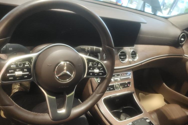 Used Mercedes-Benz E-Class 2019 E 260 L
