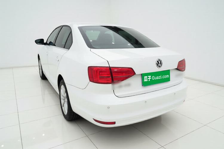 Used Volkswagen Sagitar 2015 1.6L Manual Comfort Model
