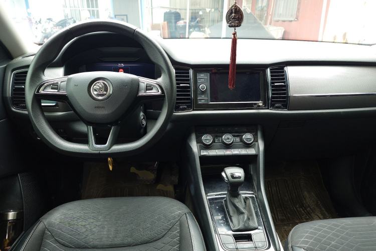 Used Skoda Kodiaq 2019 Restyled TSI330 5-Seater Two-Wheel Drive Comfort Version China V Emission Standard Center Console