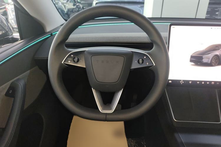 Used Tesla Model Y 2025 Rear-Wheel-Drive Version
