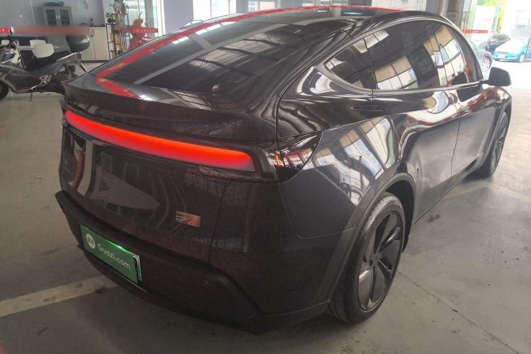 Used Tesla Model Y 2025 Rear-Wheel Drive First Edition Rear Right 45 Deg