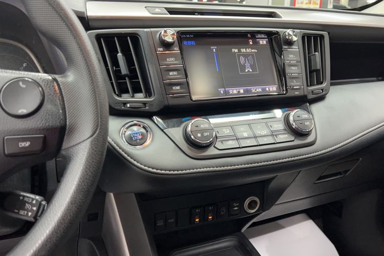 Used Toyota RAV4 2016 2.0L CVT Two-Wheel Drive Comfort Edition China V Standard