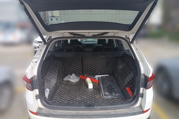 Used Skoda Kodiaq 2019 Facelifted TSI330 5-Seater Two-Wheel-Drive Luxury Enjoyment Edition China VI Standard Trunk