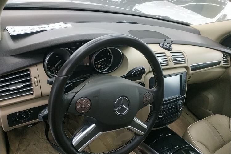 Used Mercedes-Benz R-Class 2014 R 320 4MATIC Luxury Model
