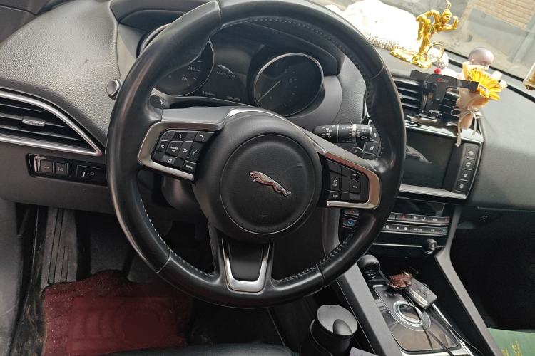 Used Jaguar F-PACE 2018 2.0T Four-Wheel Drive Urban Luxury Edition Steering Wheel