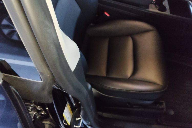 Used Tesla Model Y 2024 Rear-Wheel-Drive Version
