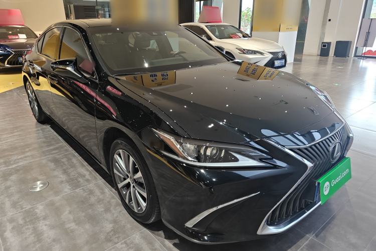 Used Lexus ES 2020 200 Excellence Edition
