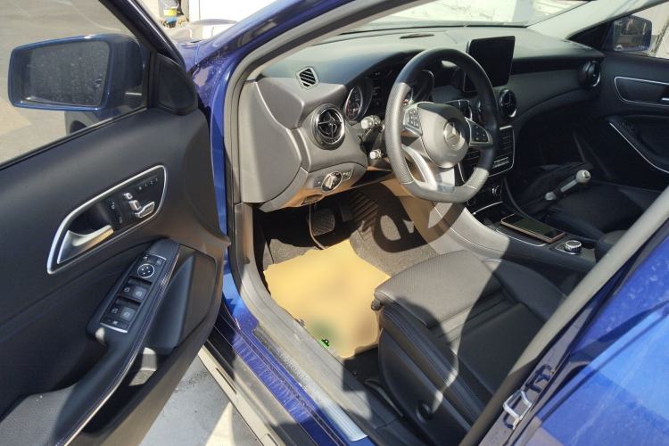 Used Mercedes-Benz GLA 2019 GLA 200 Dynamic Edition Driver Seat