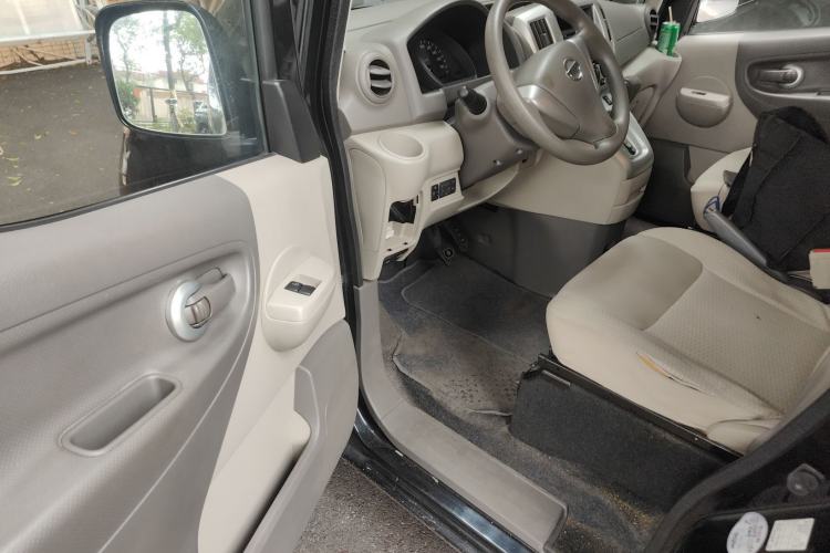 Used Nissan NV200 2014 1.6L CVT Luxury Model China V Standard Driver Seat