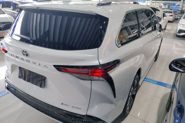 Used Toyota Granvia 2024 2.5L Hybrid Prestige PLUS Four-Wheel Drive Version Rear Right 45 Deg