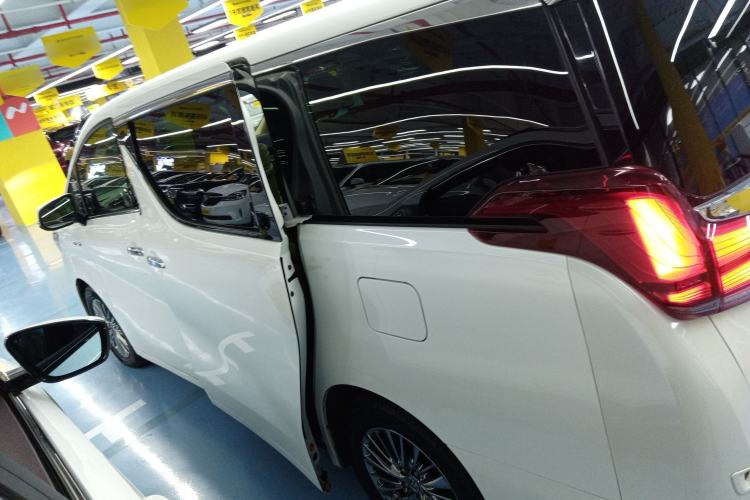 Used Toyota Alphard 2019 Dual-Engine 2.5L Luxury Edition
