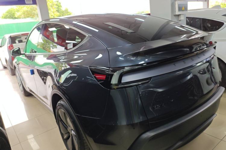 Used Tesla Model Y 2026 Long-Range All-Wheel-Drive Model