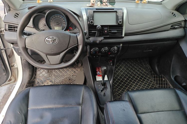 Used Toyota Vios 2014 1.5L Automatic ZhiZhen Edition Center Console