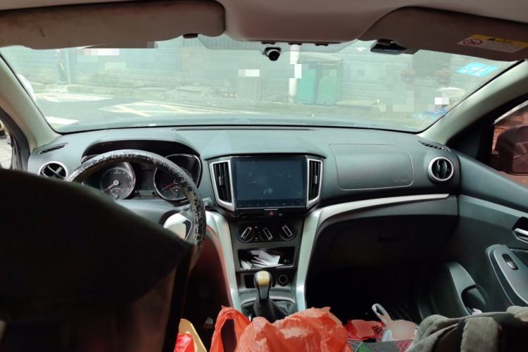 Used Venucia T70 2015 1.6L Manual Ruixing Edition Center Console